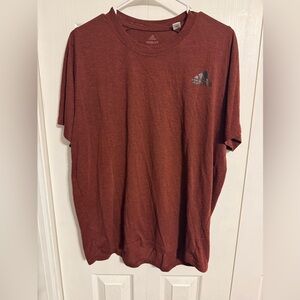 Adidas men’s large short sleeve T-shirt maroon